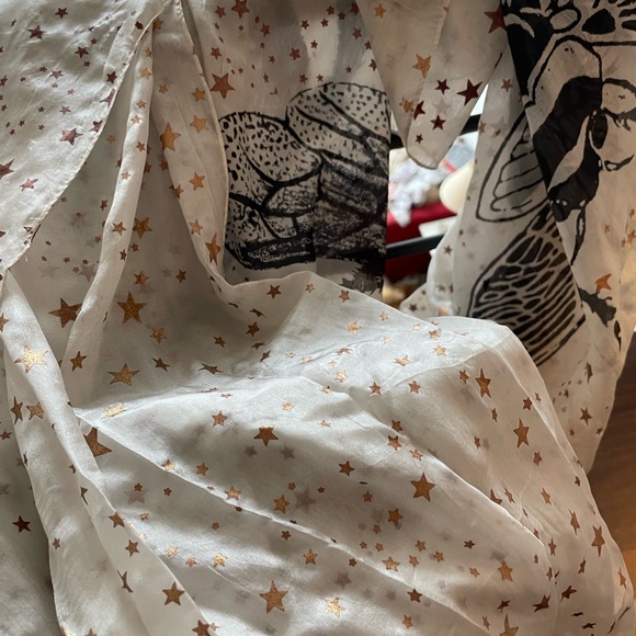 100 Stars Silk Bee 🐝 Happy Scarf ✨✨✨ - Picture 7 of 9